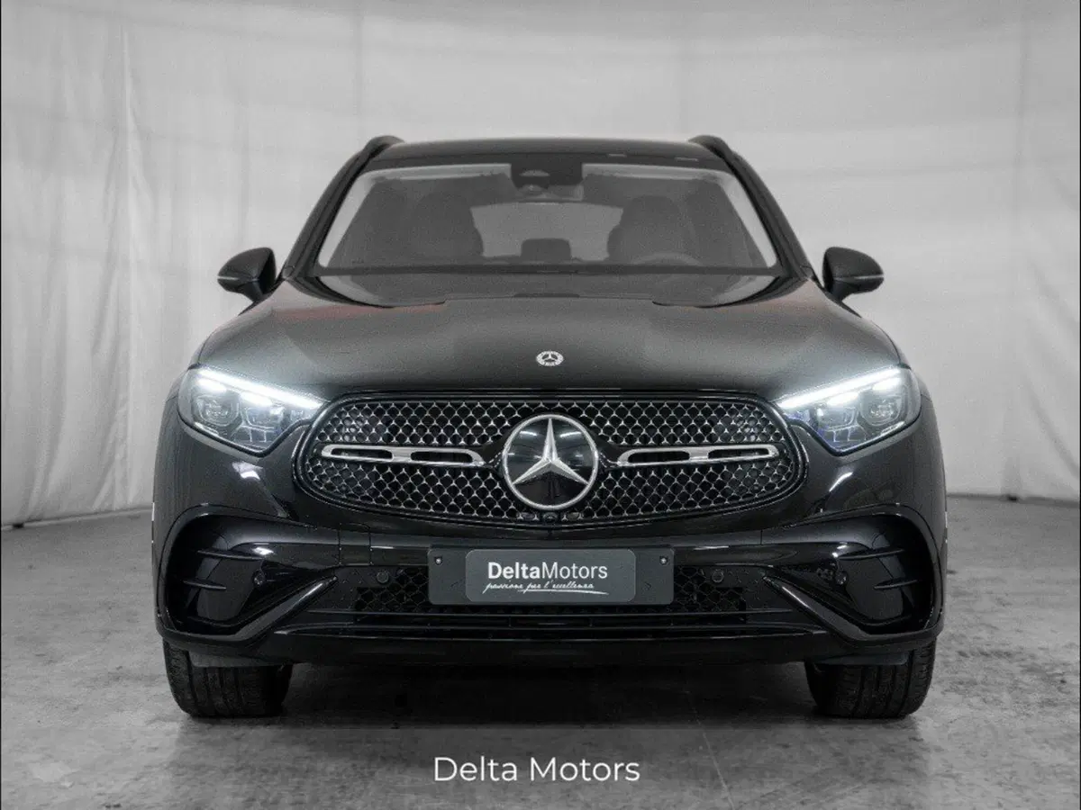 Mercedes-Benz GLC SUV nuova a Macerata (4)