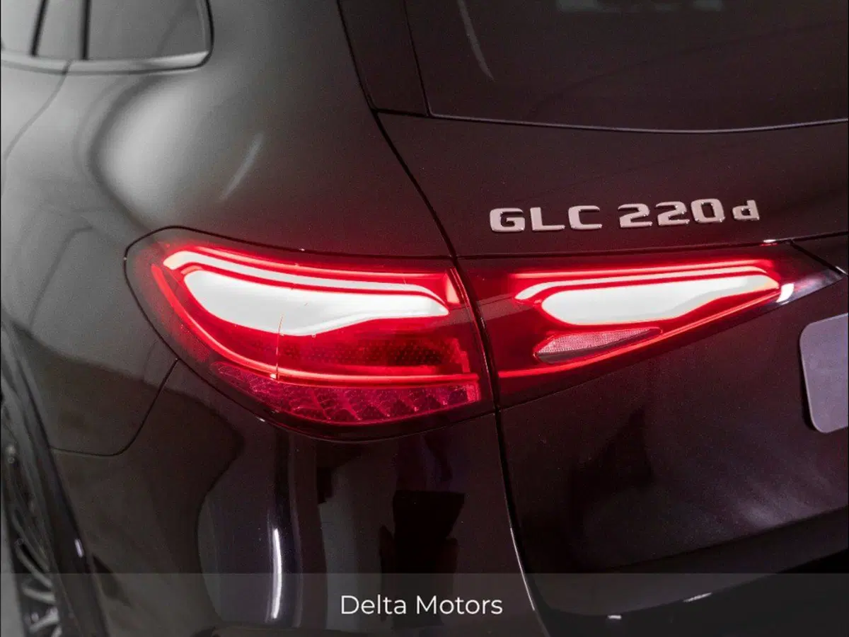 Mercedes-Benz GLC SUV nuova a Macerata (7)