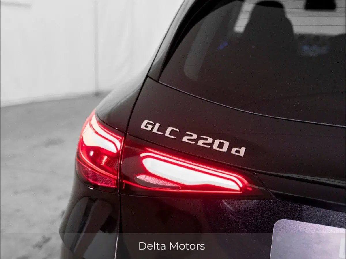 Mercedes-Benz GLC SUV nuova a Macerata (8)
