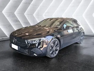 Mercedes-Benz Classe A 180 d Automatic Premium del 2023 usata a Salerno