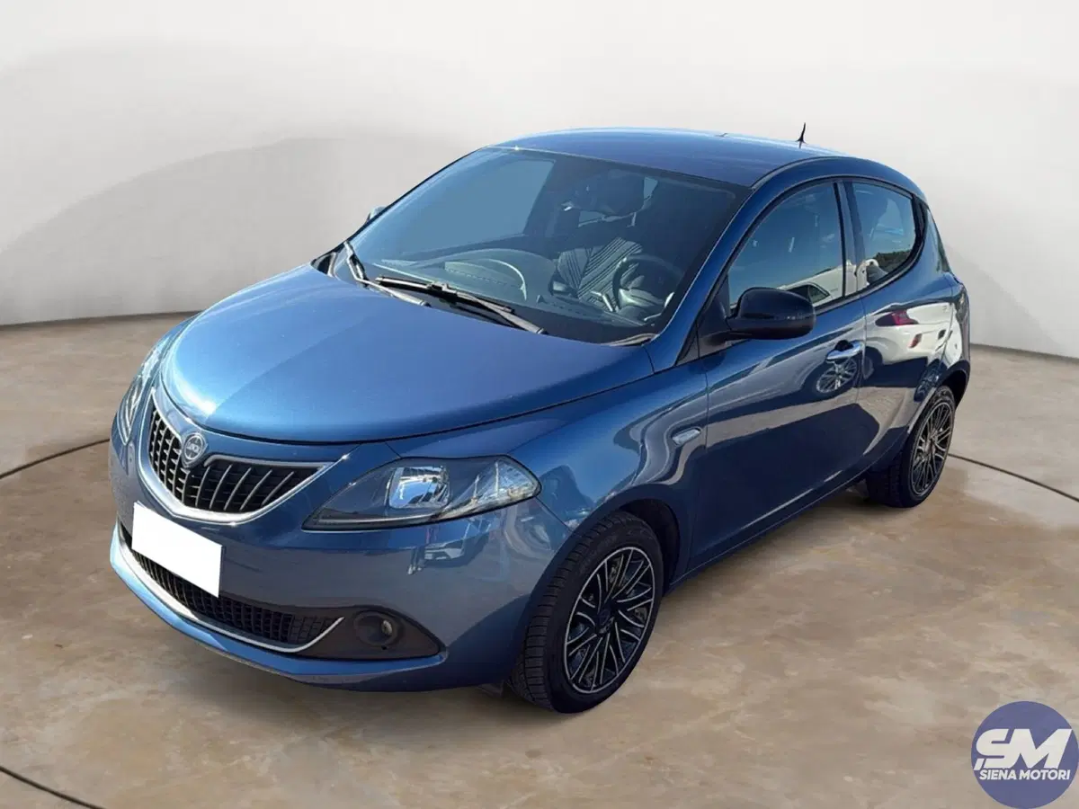 Lancia Ypsilon usata a Firenze