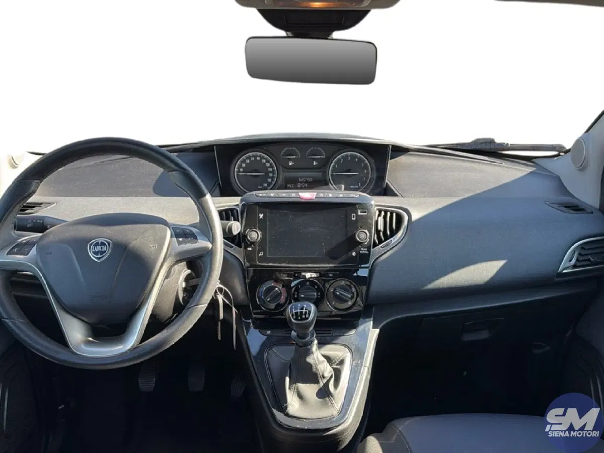 Lancia Ypsilon usata a Firenze (15)