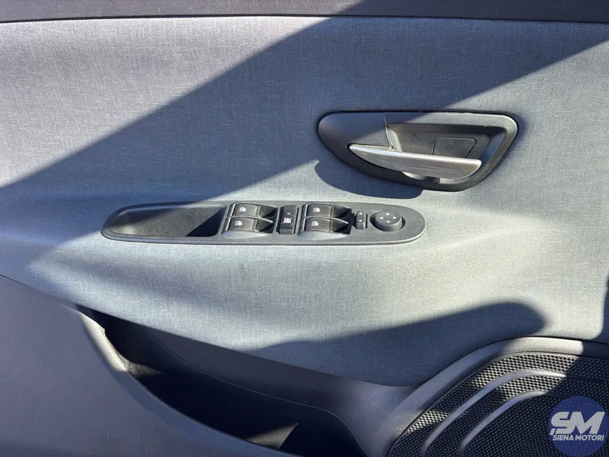 Lancia Ypsilon usata a Firenze (17)