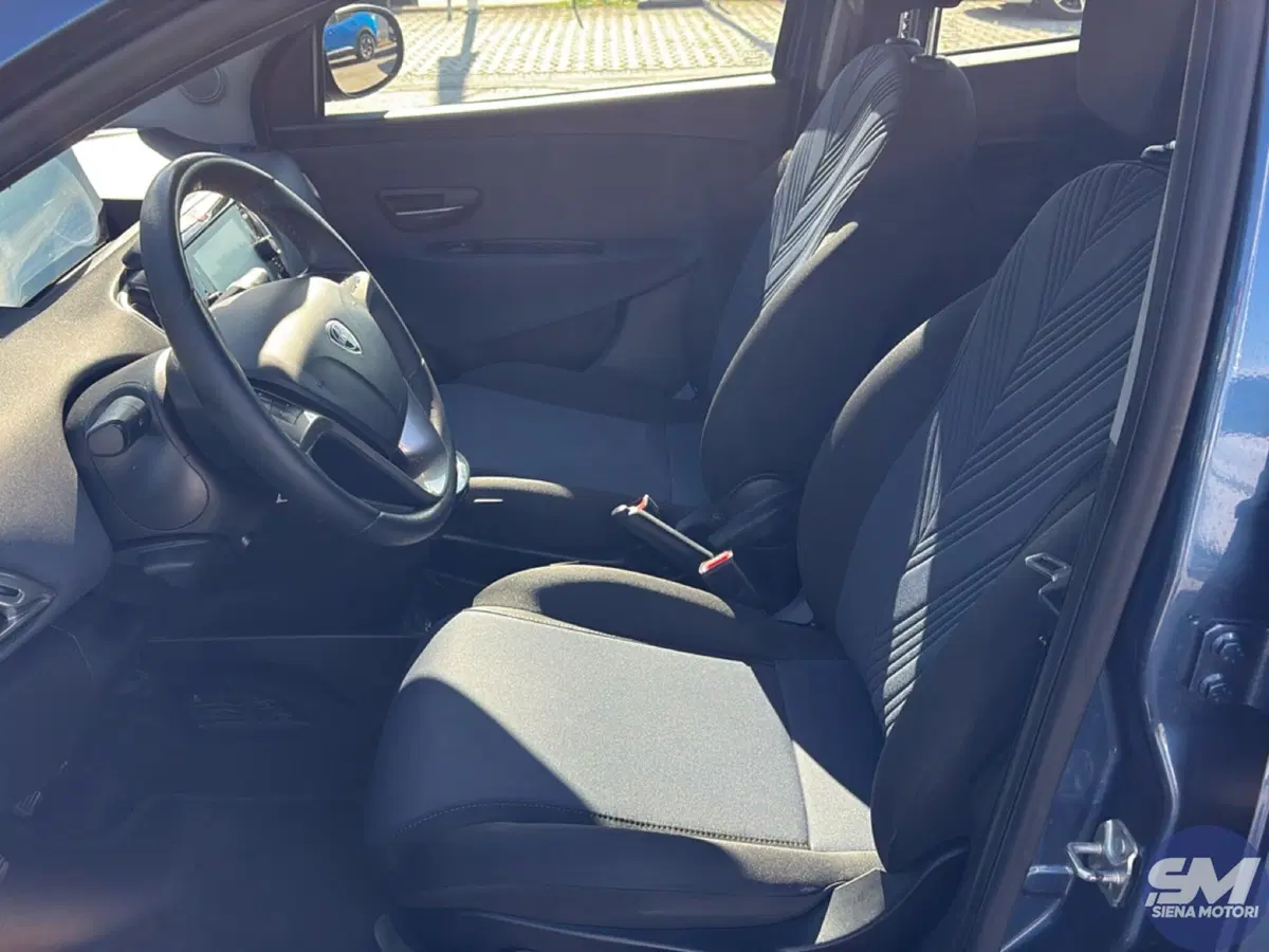 Lancia Ypsilon usata a Firenze (18)