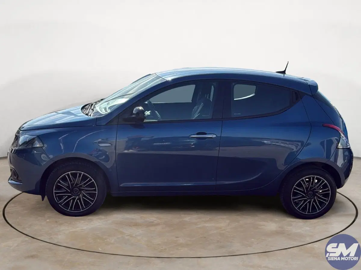 Lancia Ypsilon usata a Firenze (2)