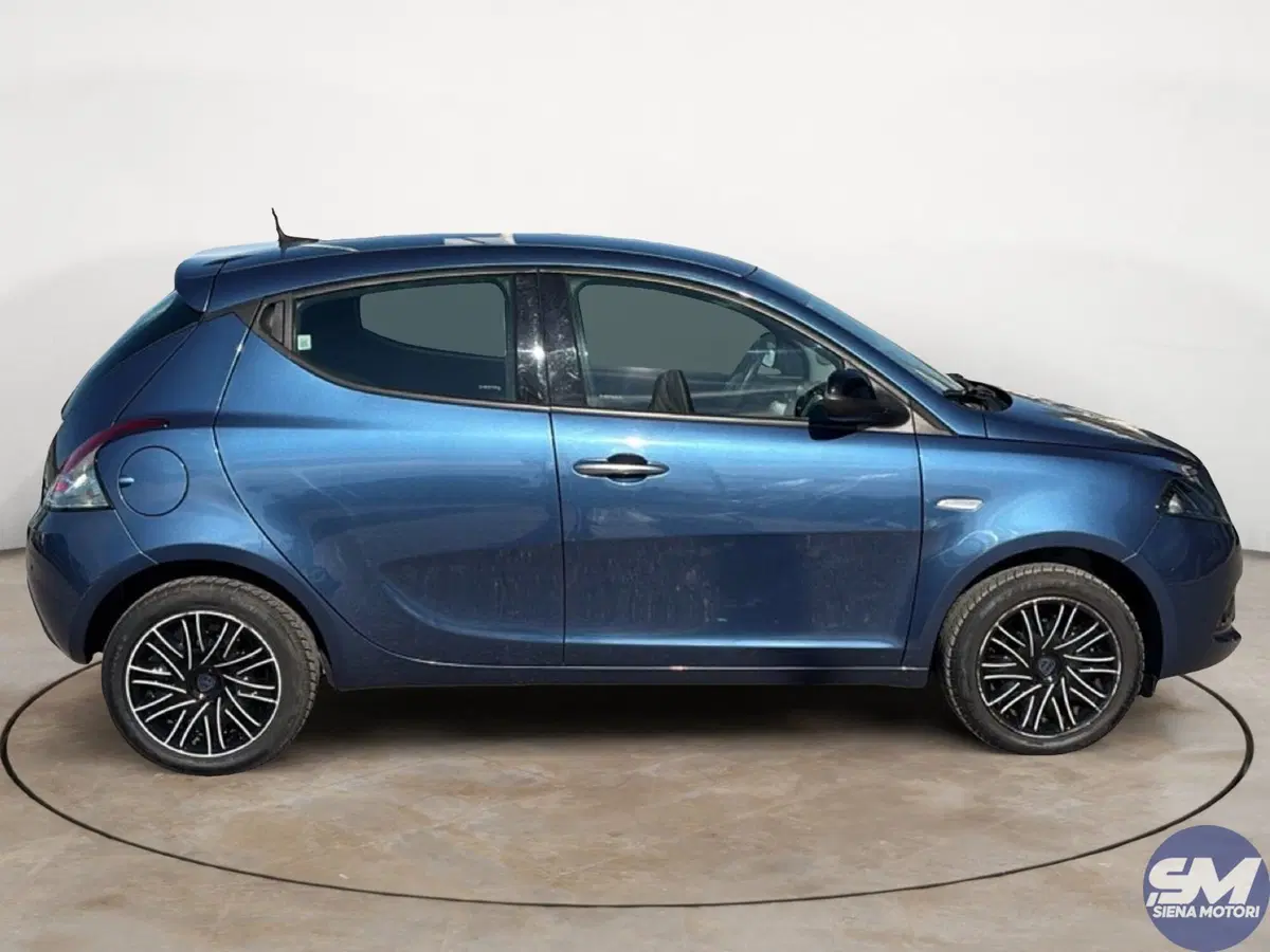 Lancia Ypsilon usata a Firenze (8)