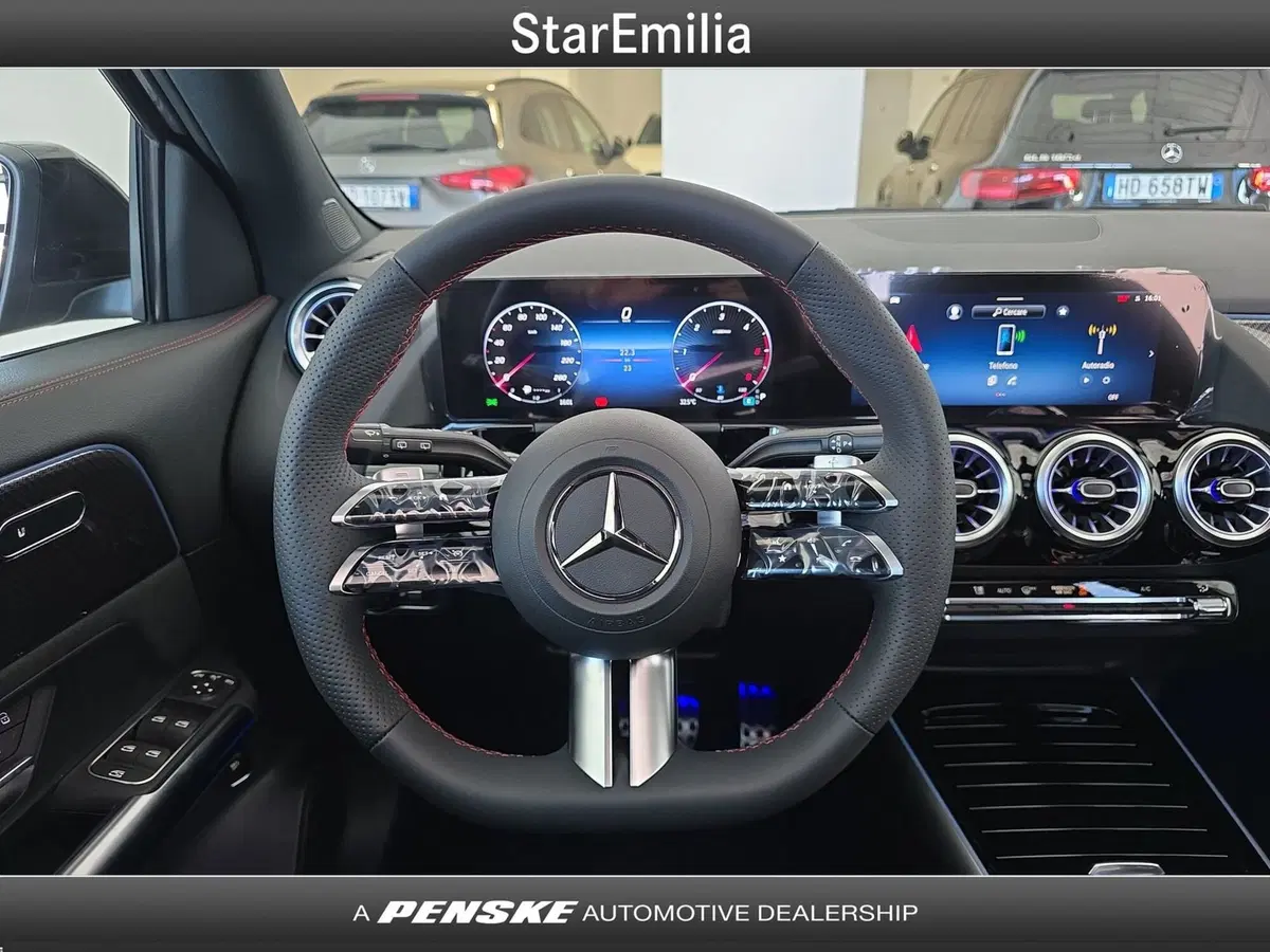 Mercedes-Benz GLA SUV nuova a Ferrara (19)