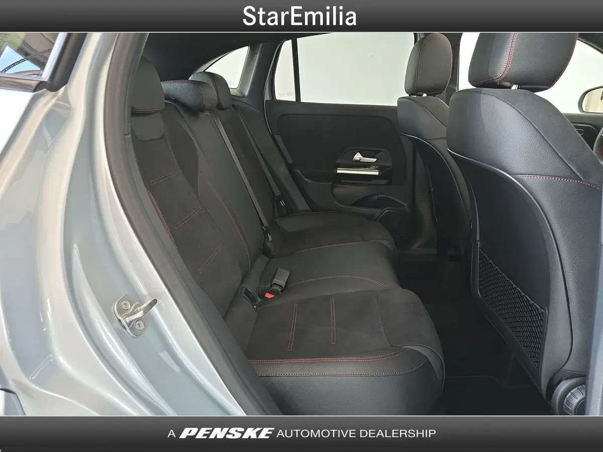 Mercedes-Benz GLA SUV nuova a Ferrara (18)