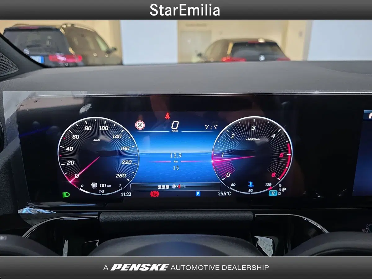 Mercedes-Benz GLA SUV nuova a Ferrara (15)