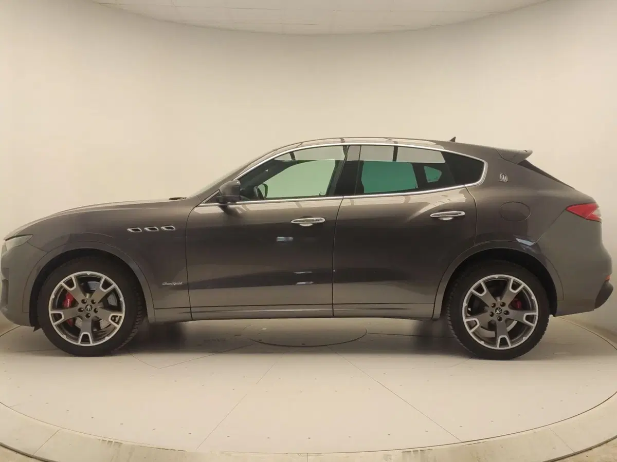 Maserati Levante usata a Avellino (2)
