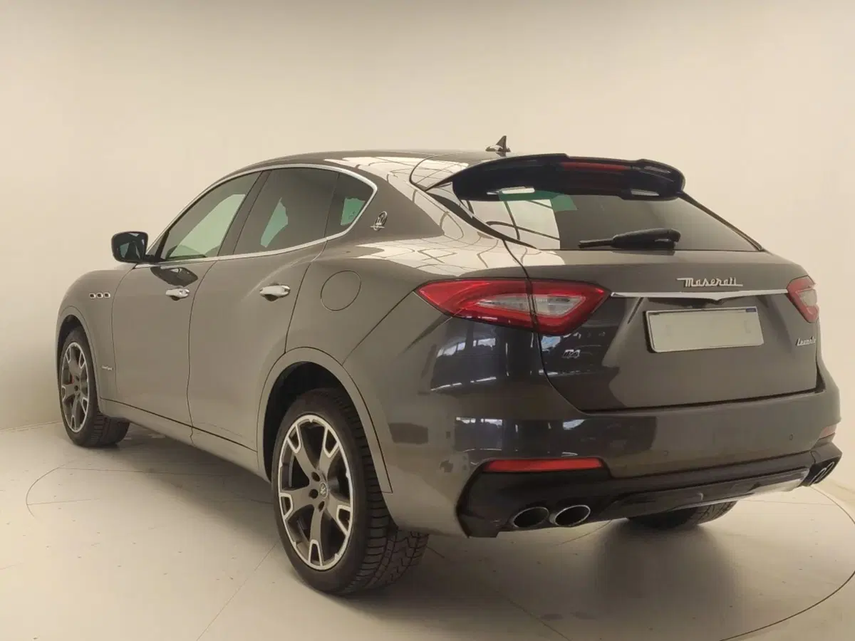 Maserati Levante usata a Avellino (3)