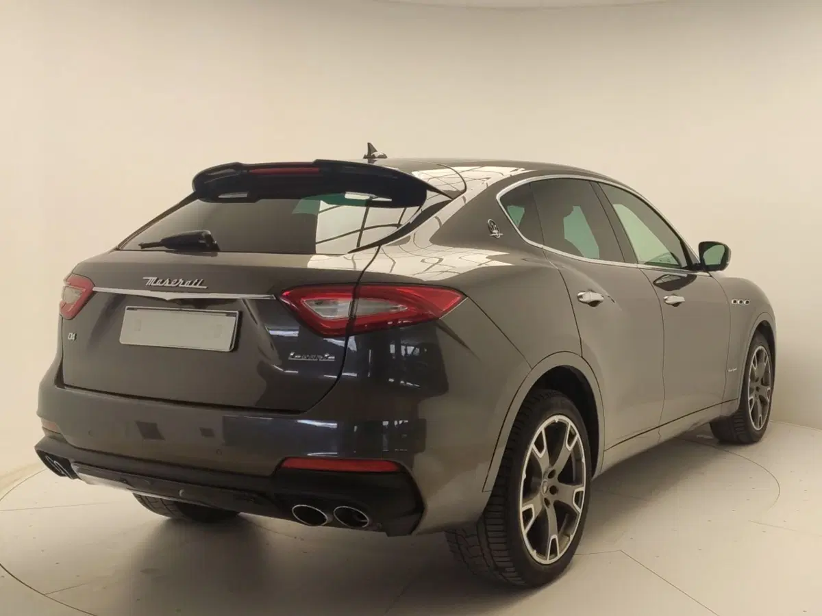 Maserati Levante usata a Avellino (5)
