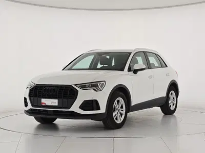 Audi Q3 35 2.0 tdi Business Advanced s-tronic del 2024 usata a Alessandria