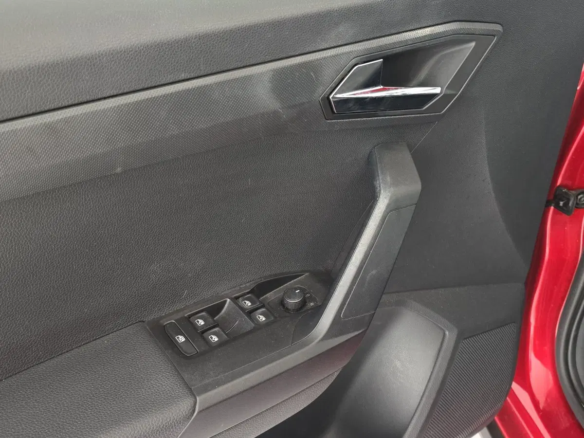 SEAT Arona usata a Asti (14)