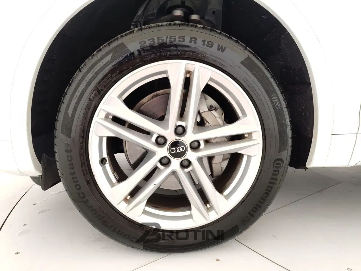 Audi Q4 Sportback usata a Massa-Carrara (6)