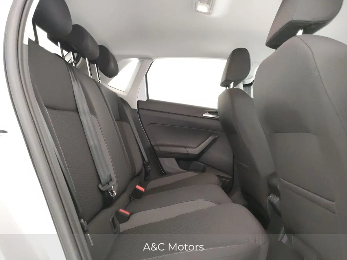 Volkswagen Polo nuova a Napoli (10)