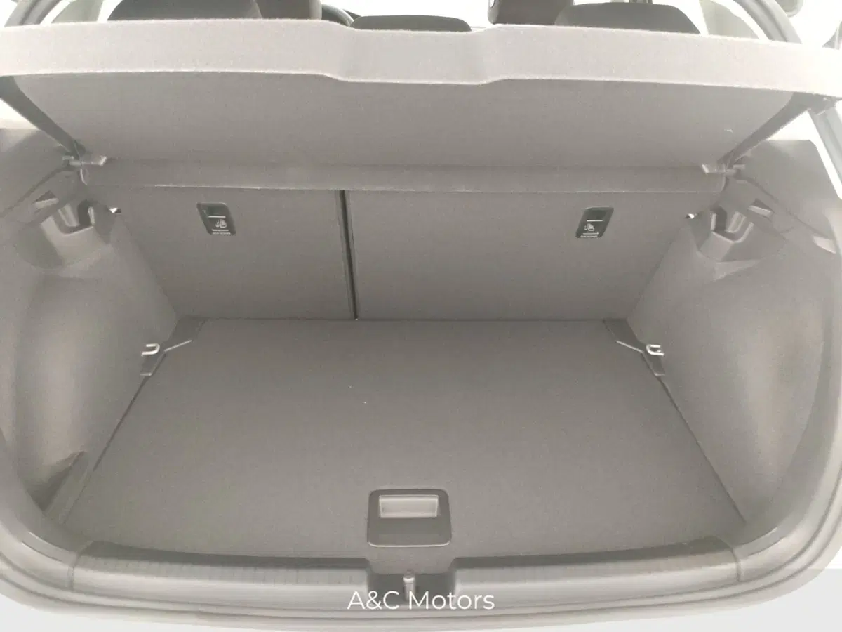Volkswagen Polo nuova a Napoli (11)