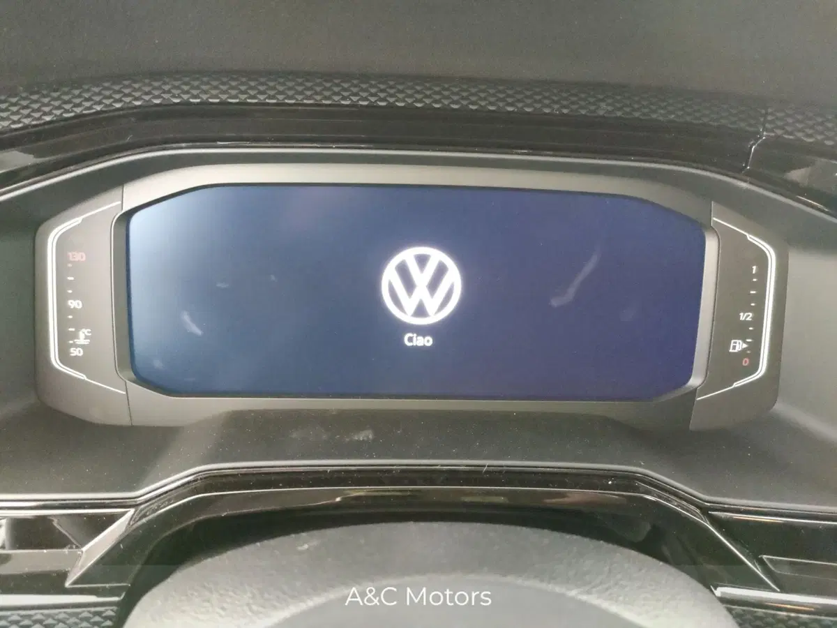 Volkswagen Polo nuova a Napoli (15)