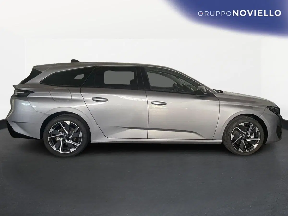 Peugeot 308 SW nuova a Salerno (3)