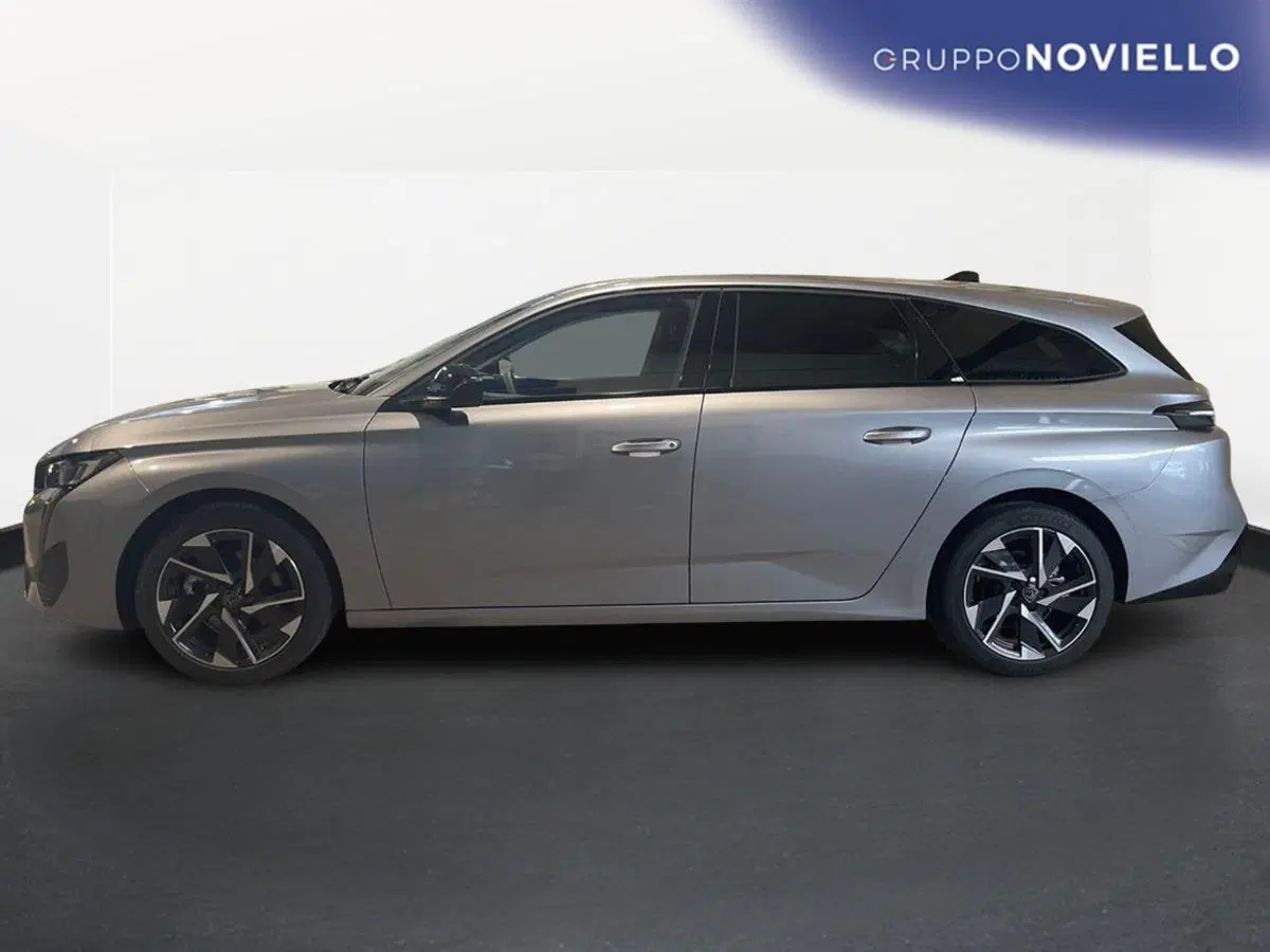 Peugeot 308 SW nuova a Salerno (4)