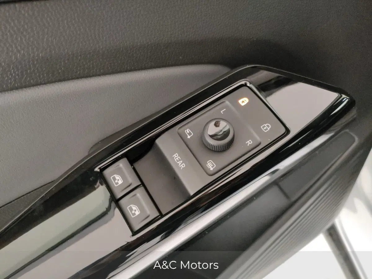 Volkswagen ID.4 nuova a Napoli (12)