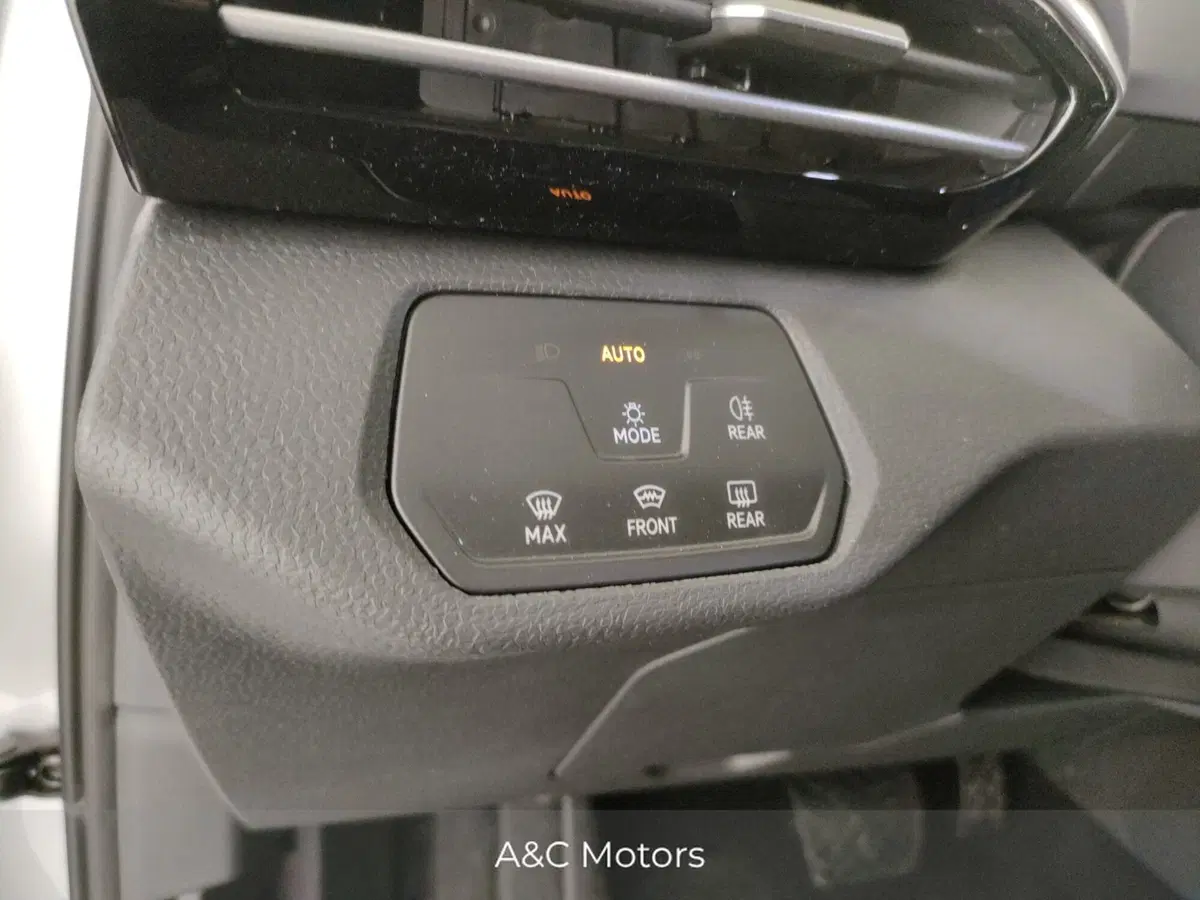 Volkswagen ID.4 nuova a Napoli (13)