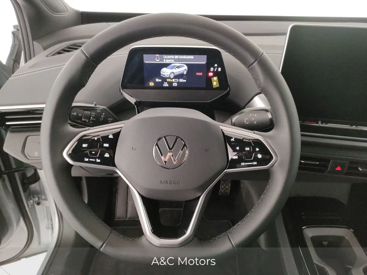 Volkswagen ID.4 nuova a Napoli (15)