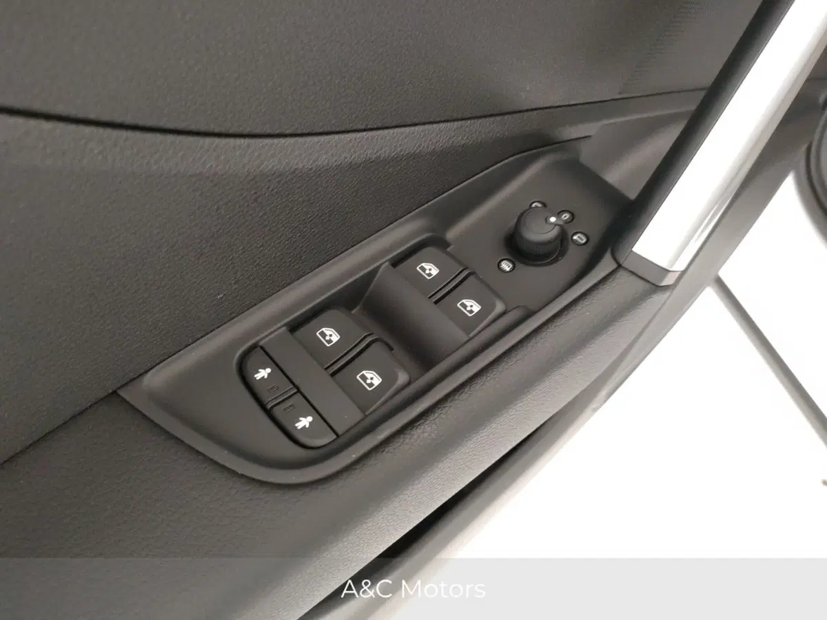 Audi Q2 nuova a Napoli (13)