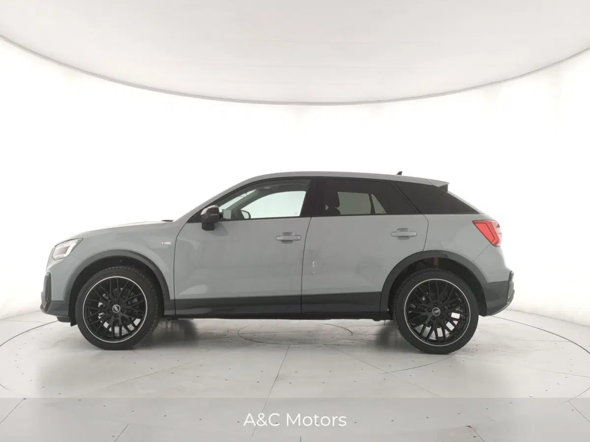 Audi Q2 nuova a Napoli (2)
