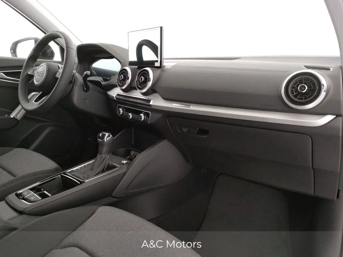 Audi Q2 nuova a Napoli (9)