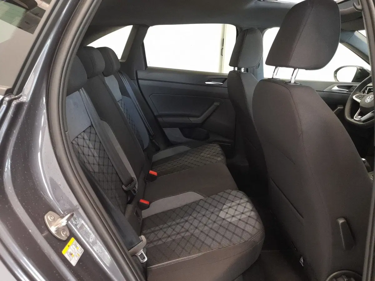 Volkswagen Taigo nuova a Bologna (19)