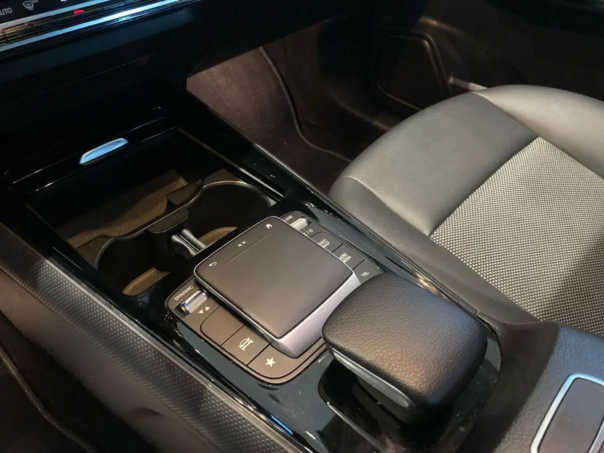 Mercedes-Benz GLA SUV usata a Prato (20)
