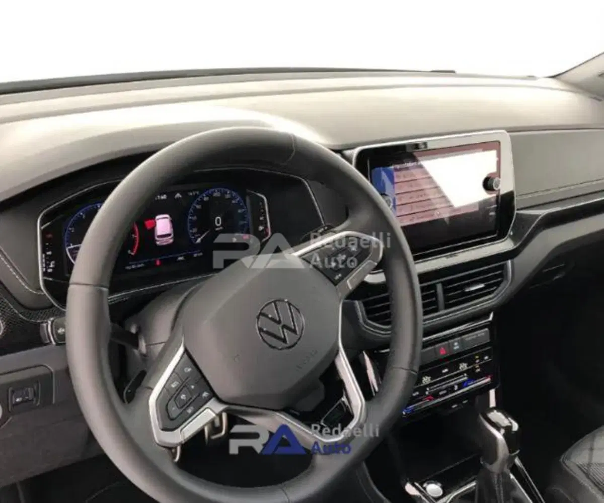 Volkswagen T-Cross nuova a Lecco (5)