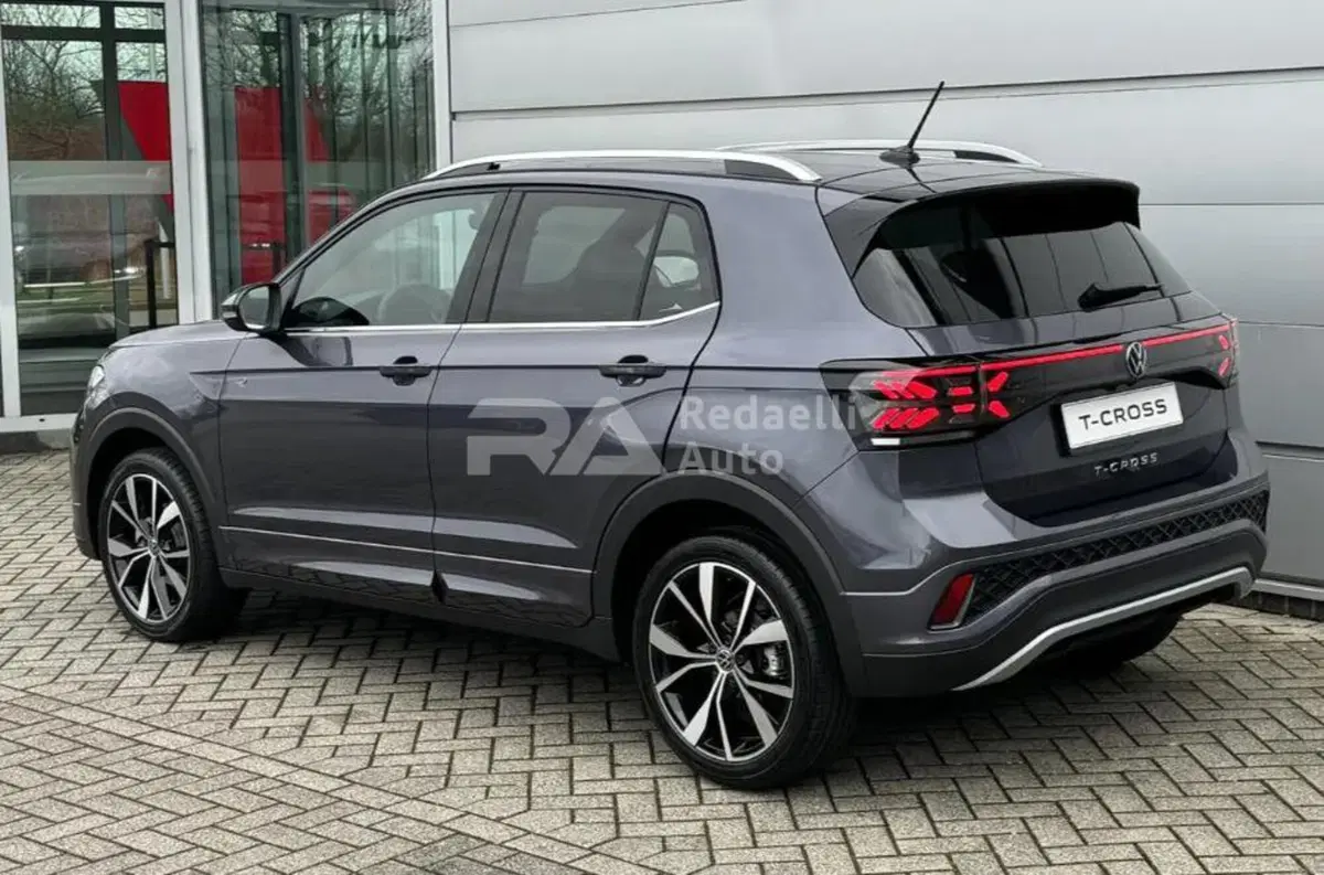 Volkswagen T-Cross nuova a Lecco (4)