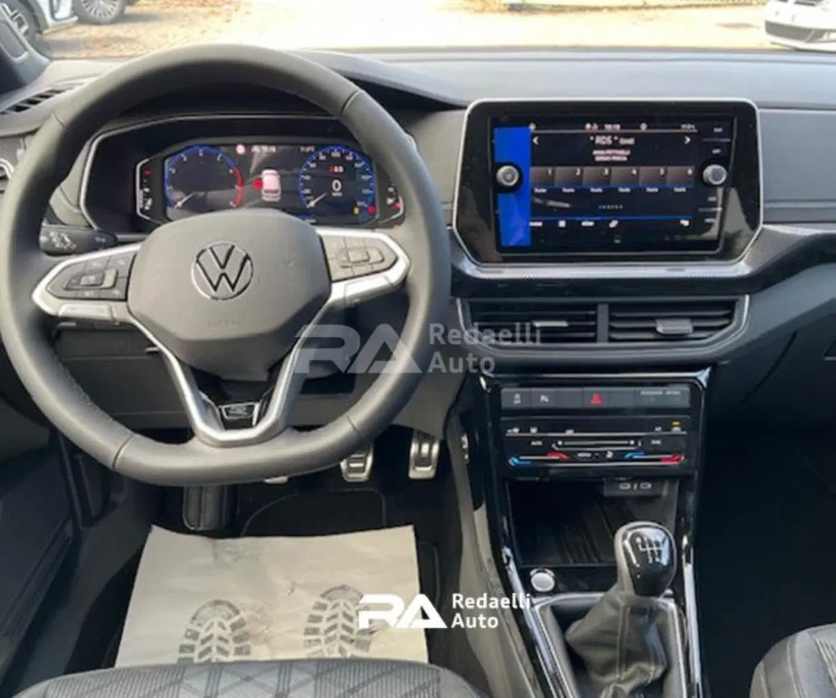Volkswagen T-Cross nuova a Lecco (7)
