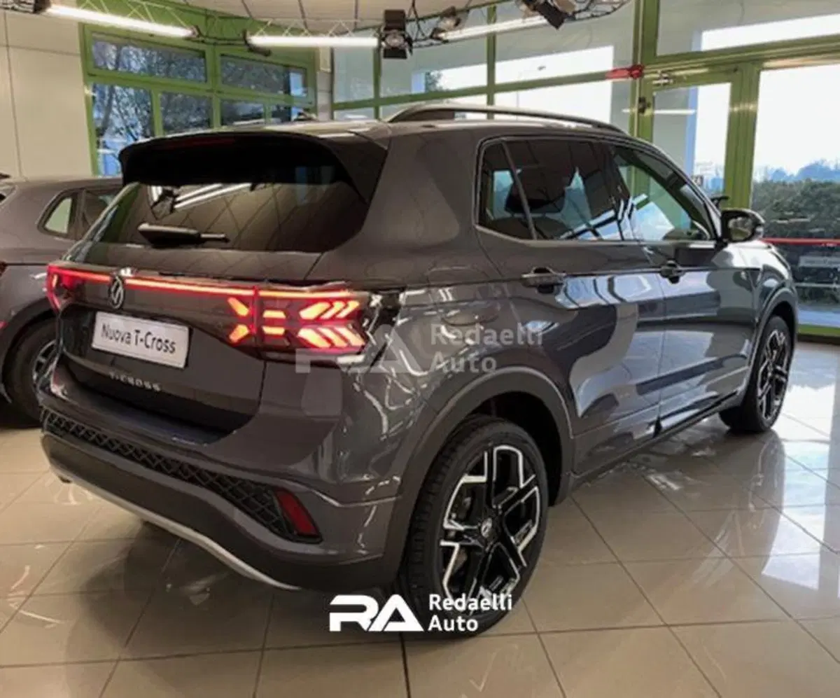 Volkswagen T-Cross nuova a Lecco (4)