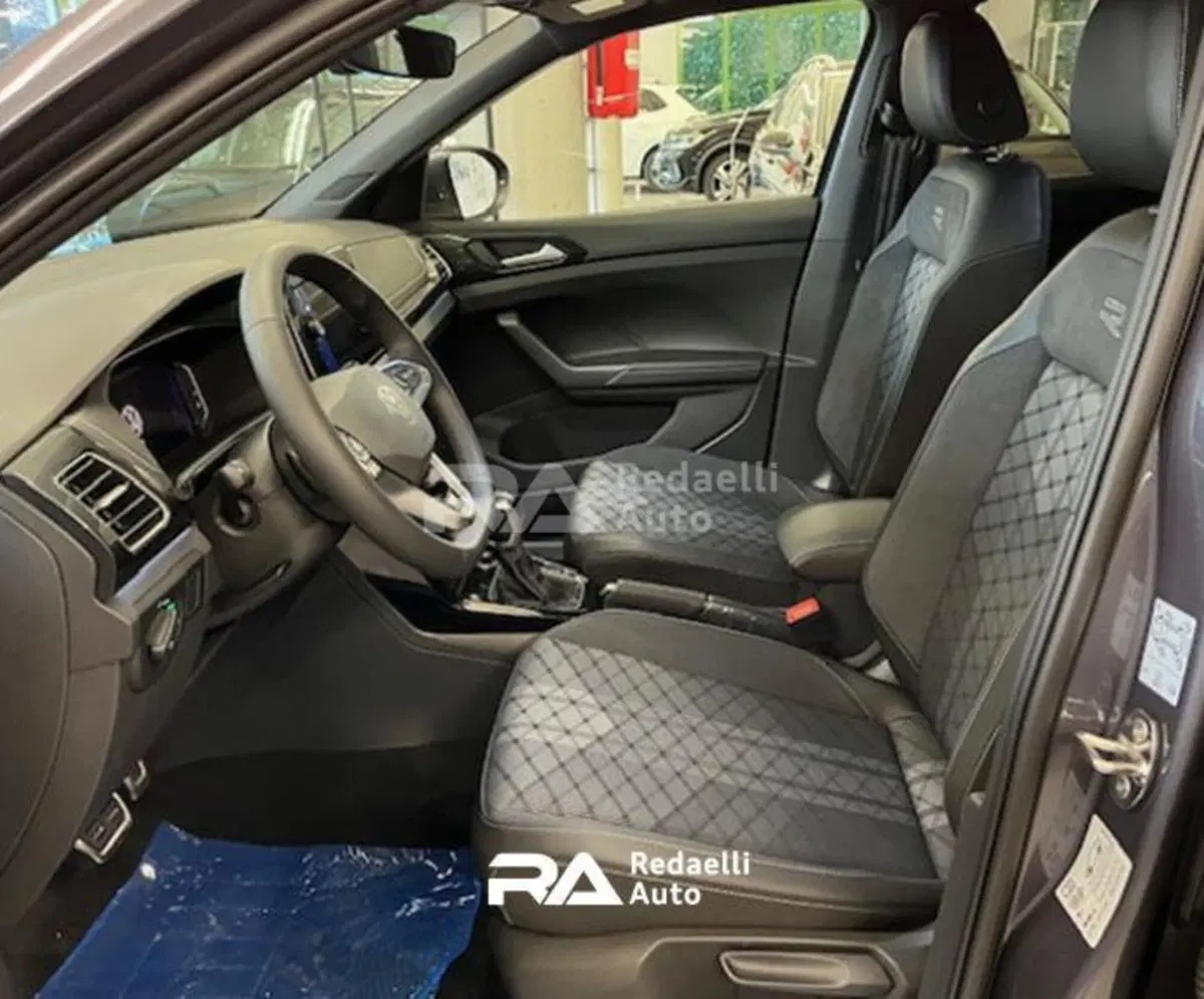 Volkswagen T-Cross nuova a Lecco (6)