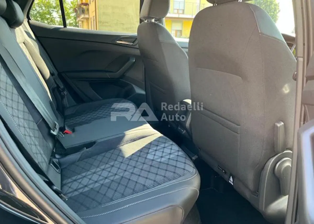 Volkswagen T-Cross nuova a Lecco (10)