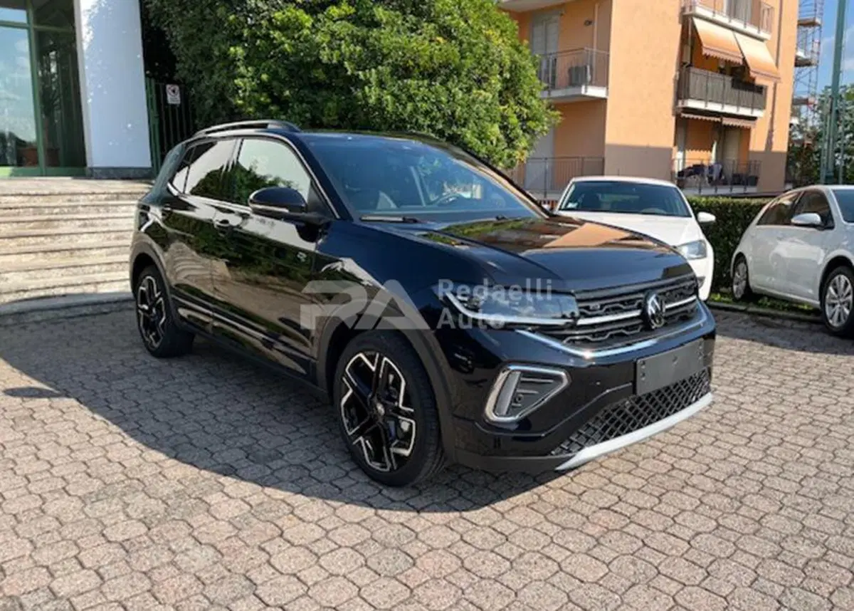 Volkswagen T-Cross nuova a Lecco (3)