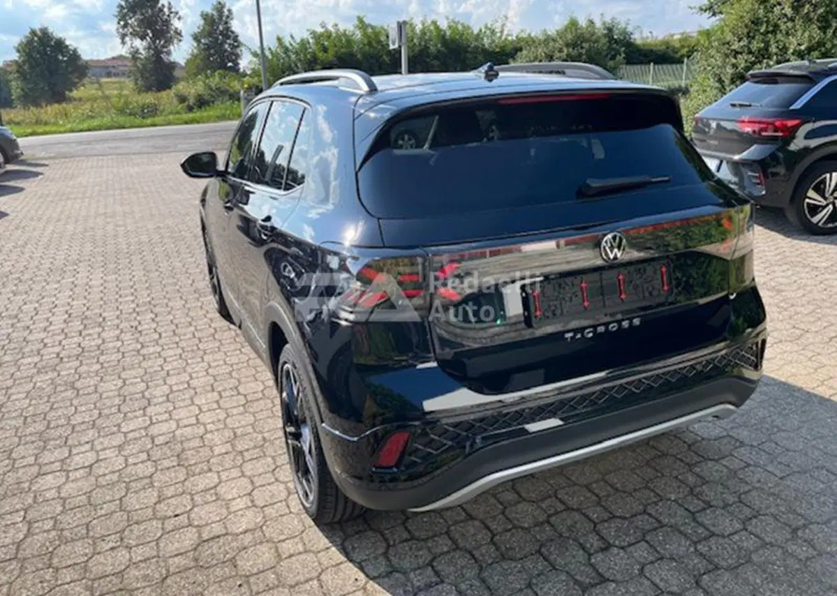 Volkswagen T-Cross nuova a Lecco (5)
