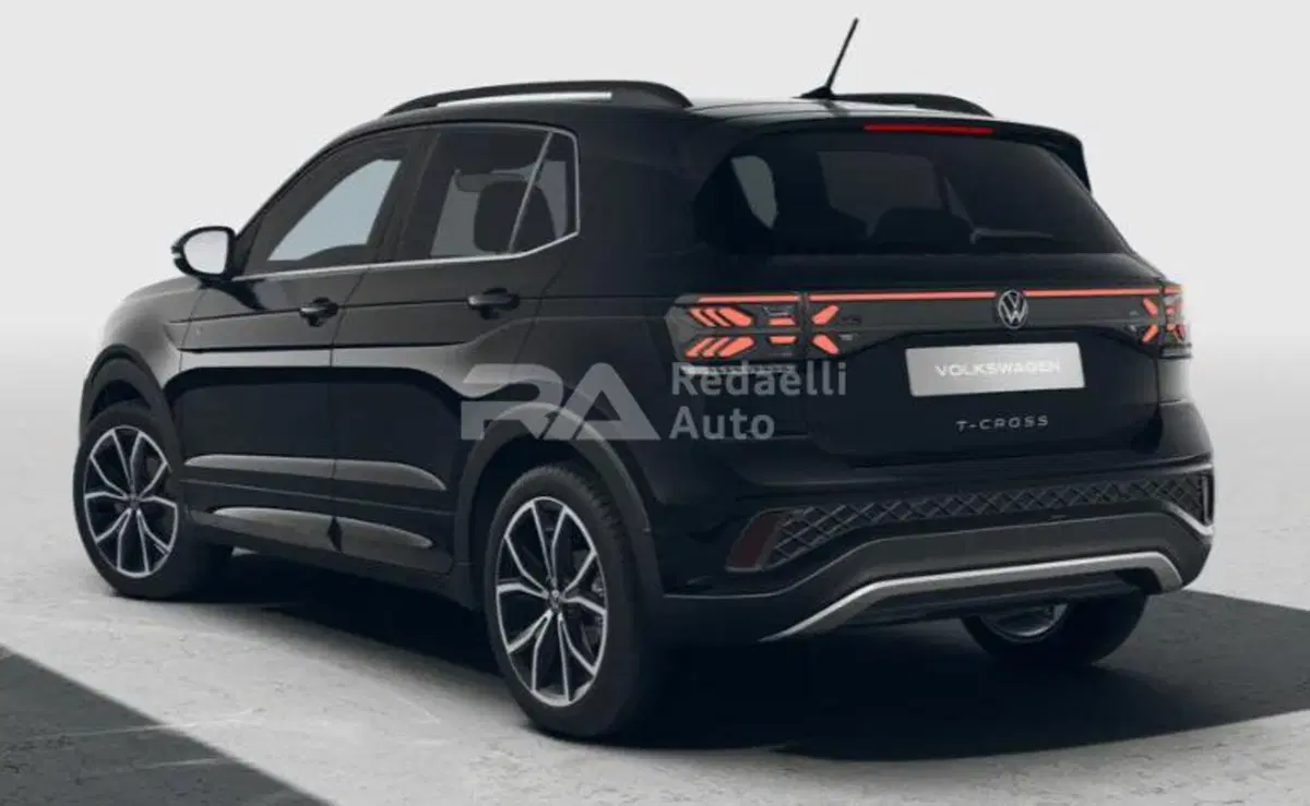 Volkswagen T-Cross nuova a Lecco (3)