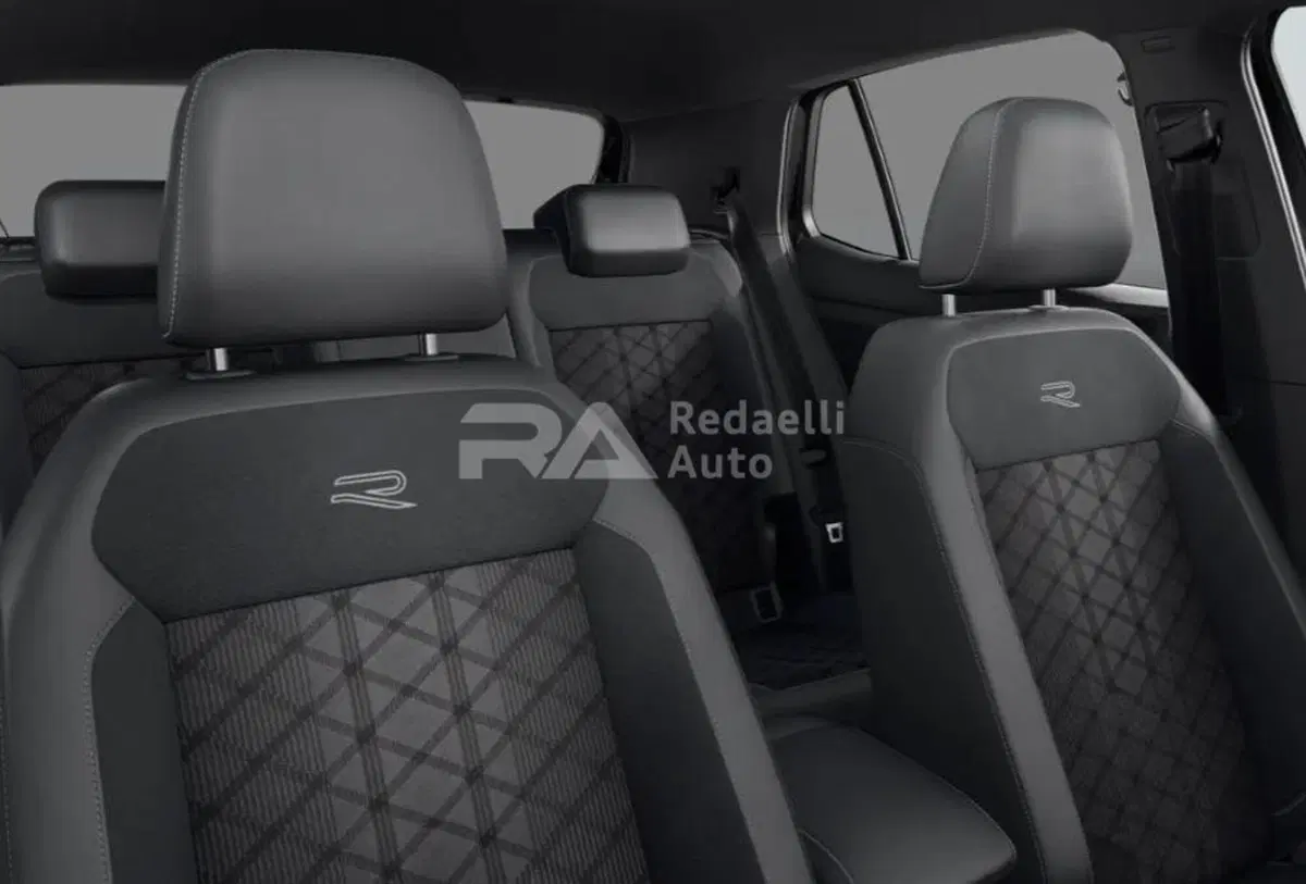 Volkswagen T-Cross nuova a Lecco (6)