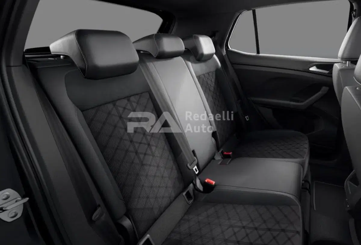 Volkswagen T-Cross nuova a Lecco (7)