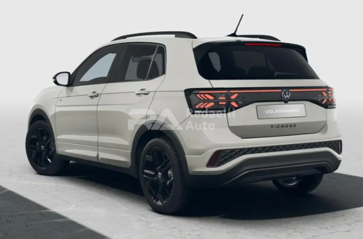 Volkswagen T-Cross nuova a Lecco (3)