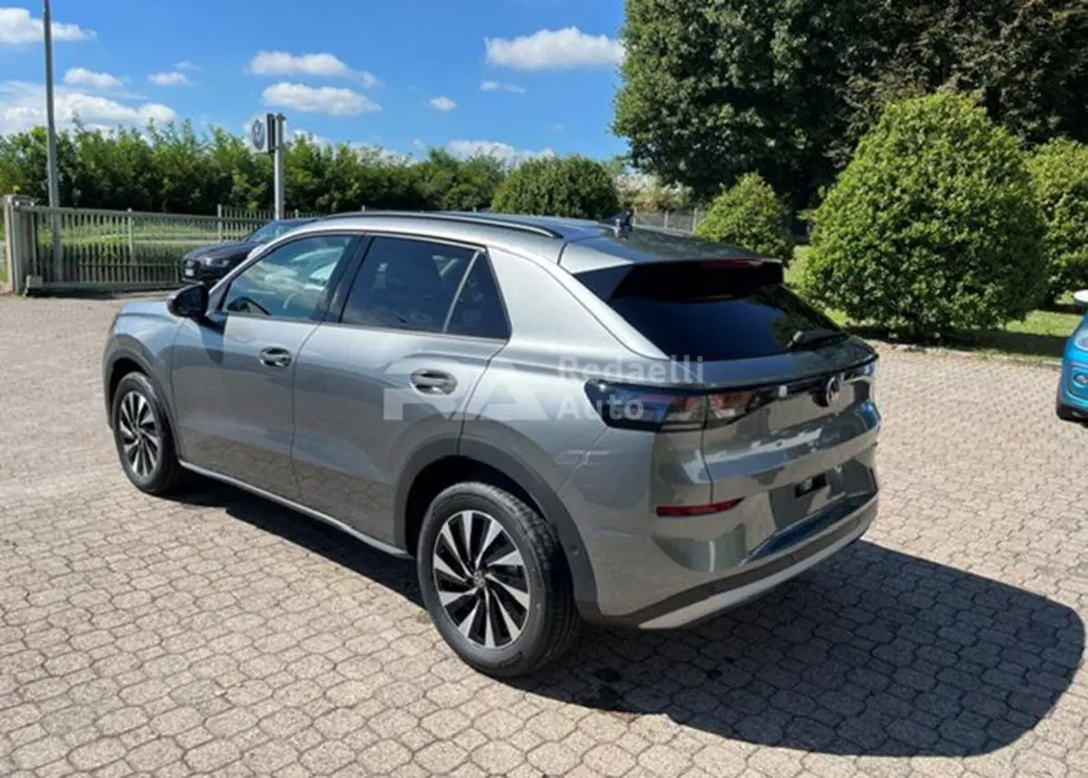 Volkswagen T-Roc nuova a Lecco (4)