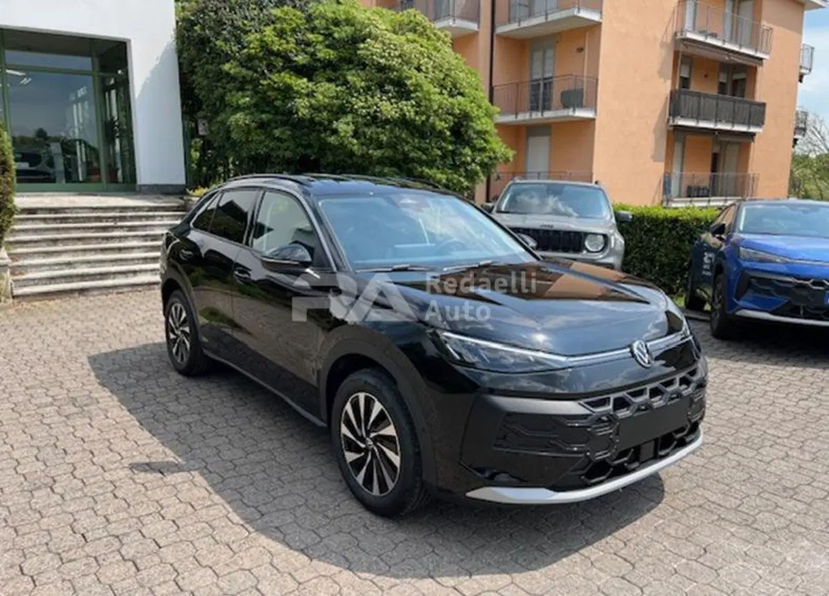 Volkswagen T-Roc nuova a Lecco (3)