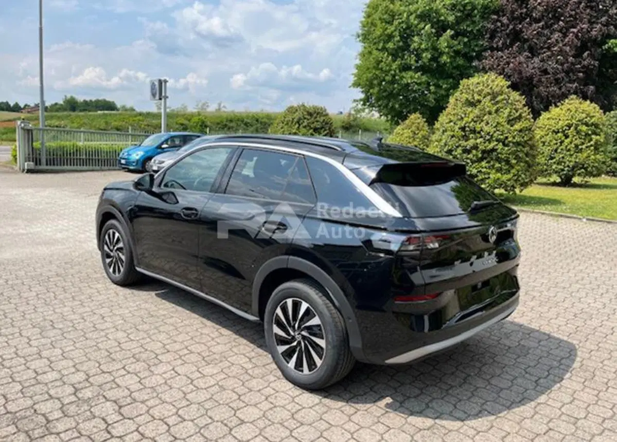 Volkswagen T-Roc nuova a Lecco (5)