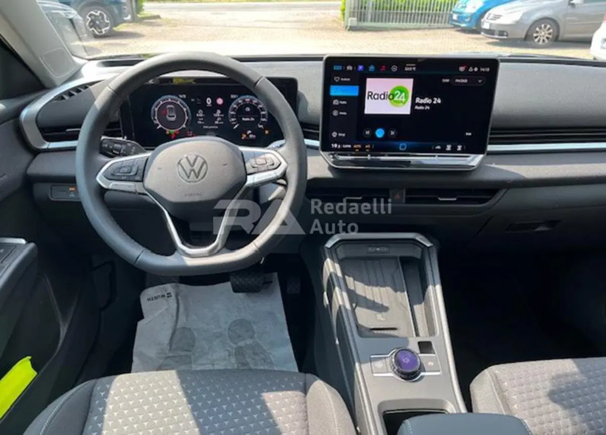 Volkswagen T-Roc nuova a Lecco (8)