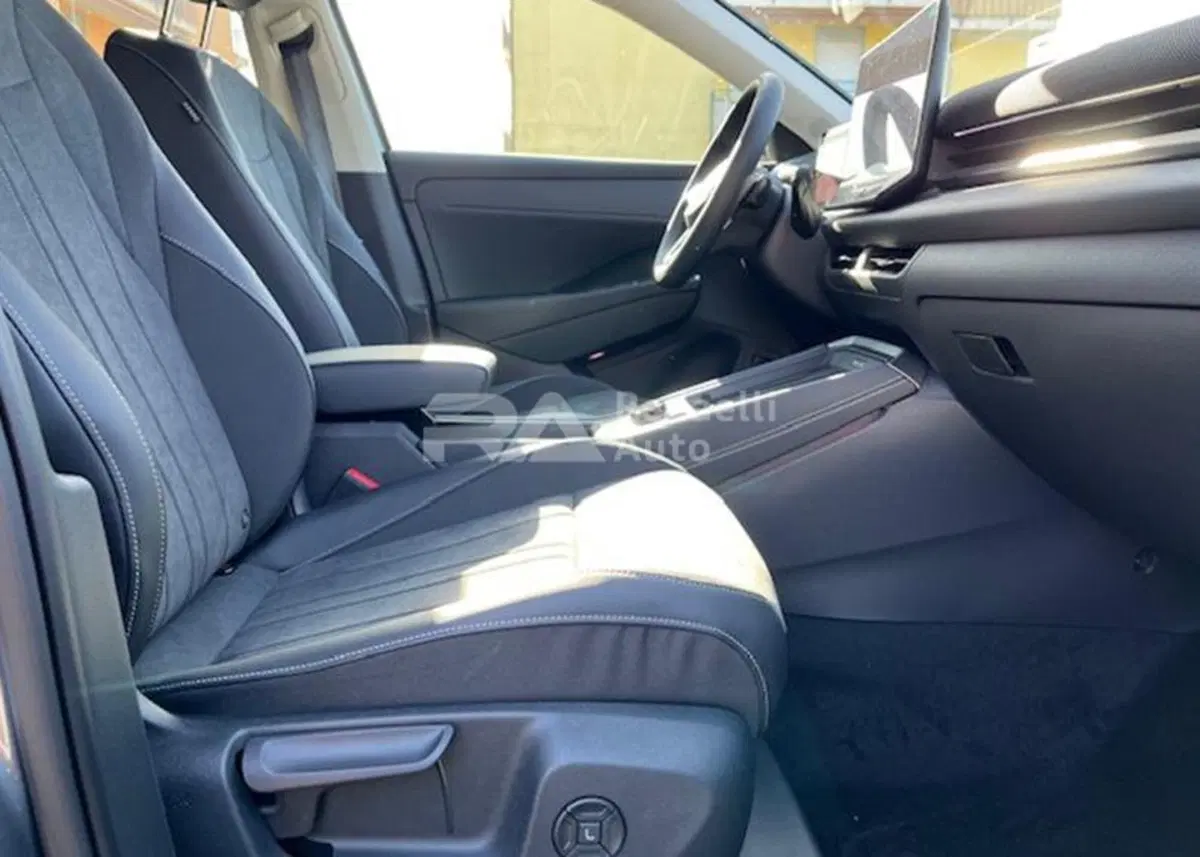 Volkswagen T-Roc nuova a Lecco (11)