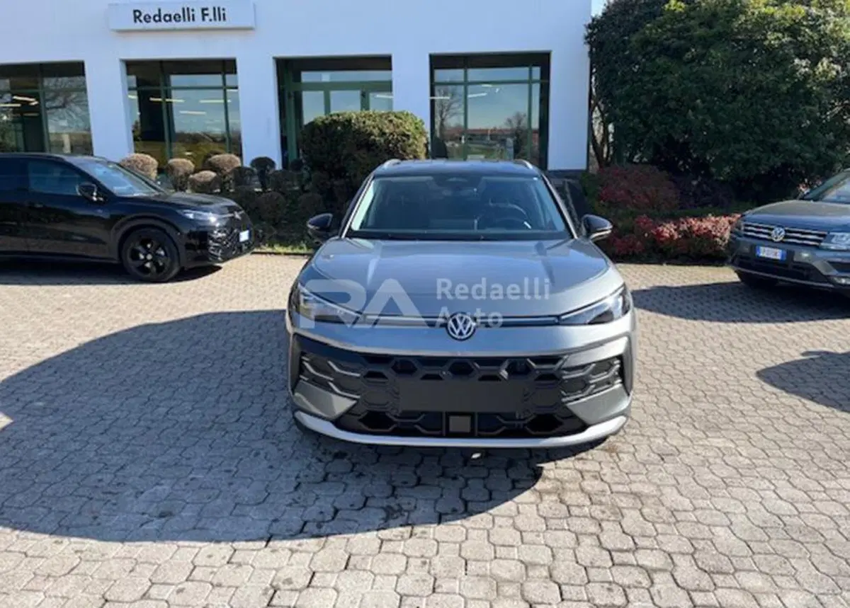 Volkswagen T-Roc nuova a Lecco (2)